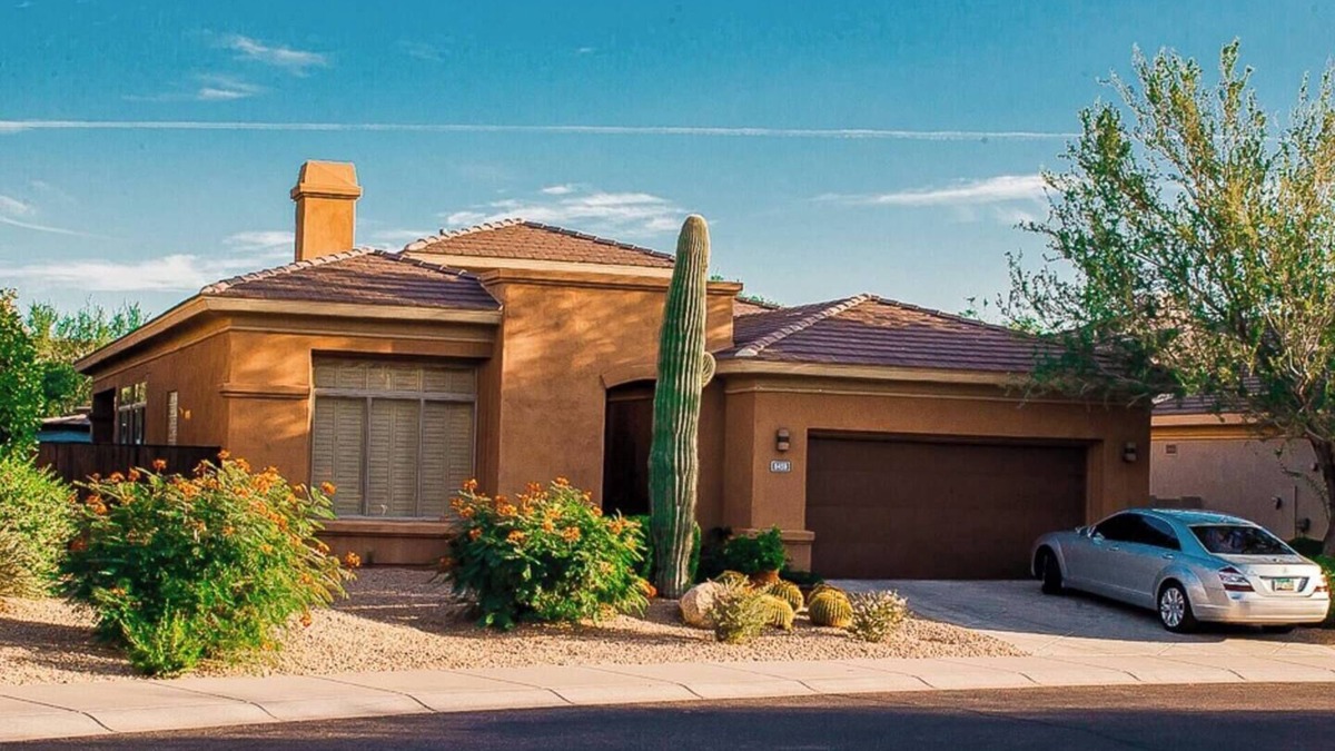 Talon Retreat House | Luxury Gated Two full Masters Best Location, Luxury-Two full Master-Best Locatio