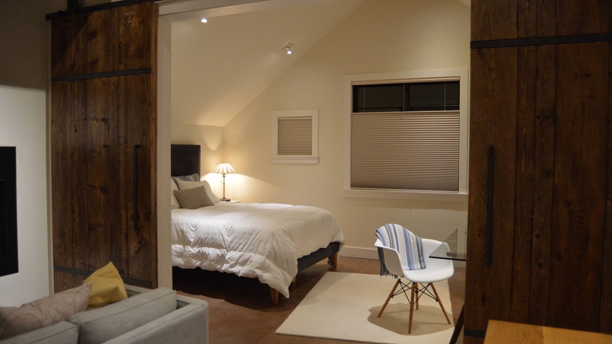 Three Peaks House | Luxury Getaway of the Rockies, minutes from 5 major ski areas
