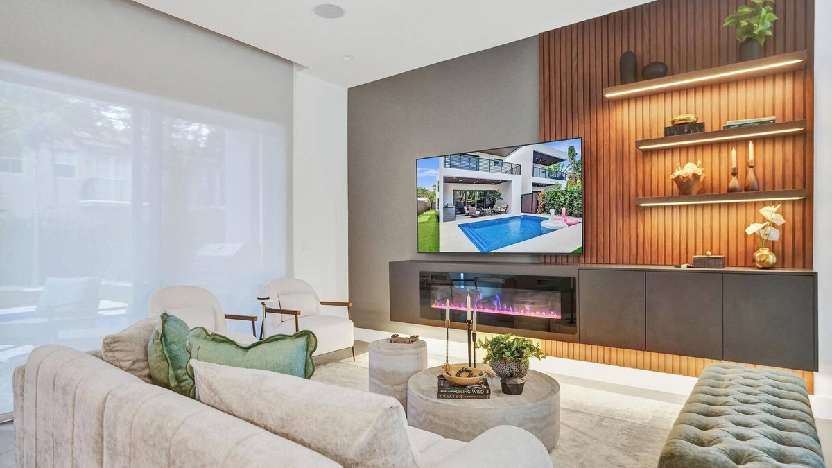 Lake Ridge House | Luxury Getaway at Eleven-Twenty – Feels Like Home
