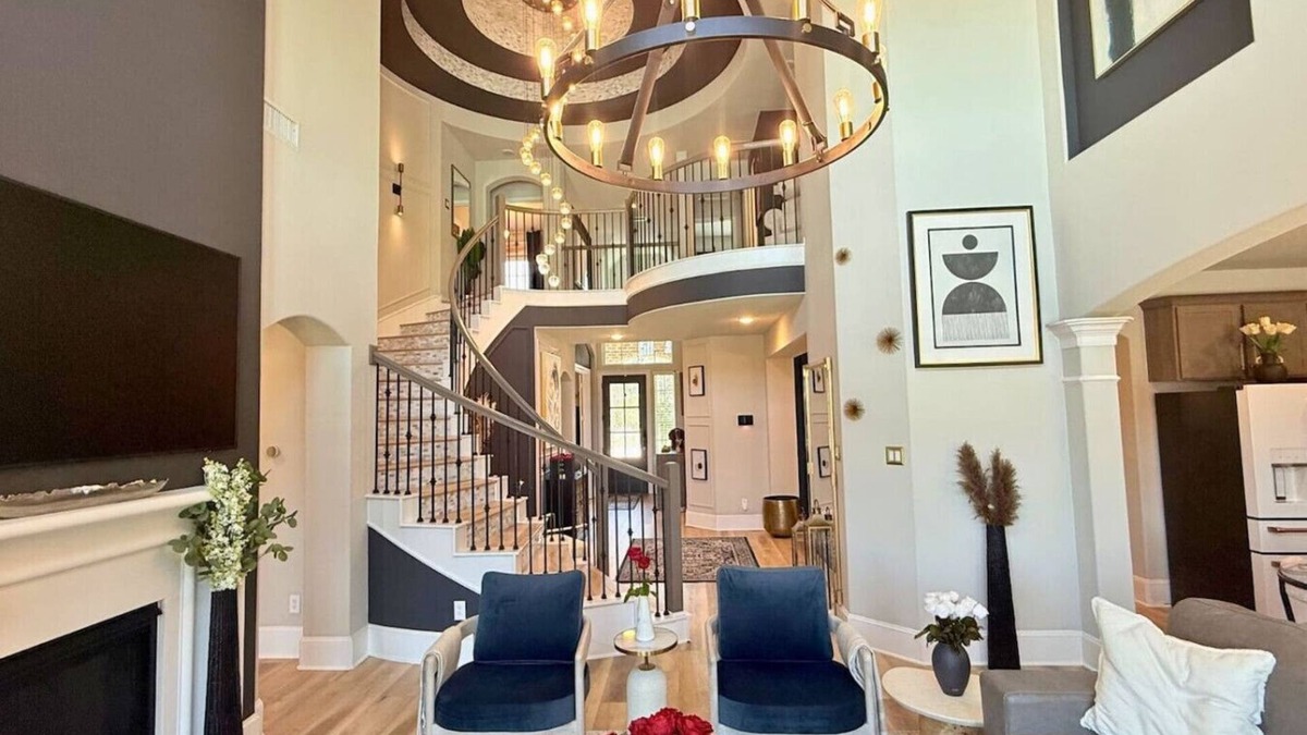 Atascocita House | Luxury Getaway w/Pool, Sauna, Gym & Lagoon