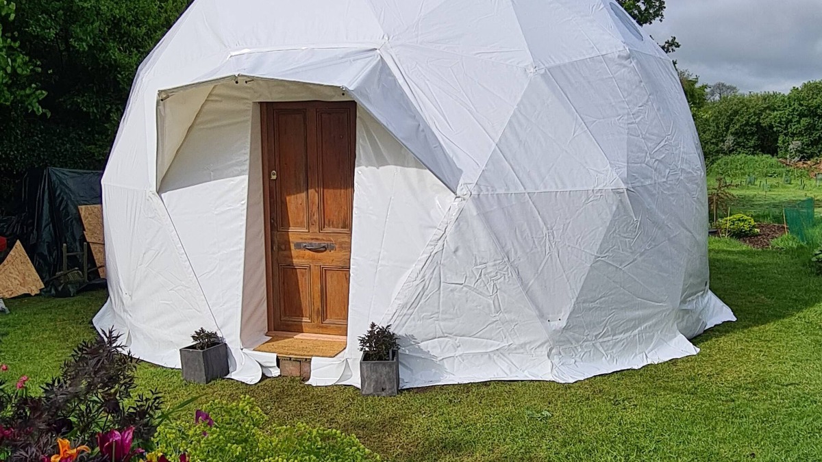 Onchan Cabin | Luxury Glamping Dome and Lodge on the IOM TT course, Hillberry Grandstand.