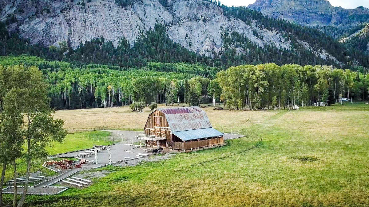 Pagosa Springs Bed & Breakfast | Luxury Glamping Tents, Event Barn and Mountain Ranch