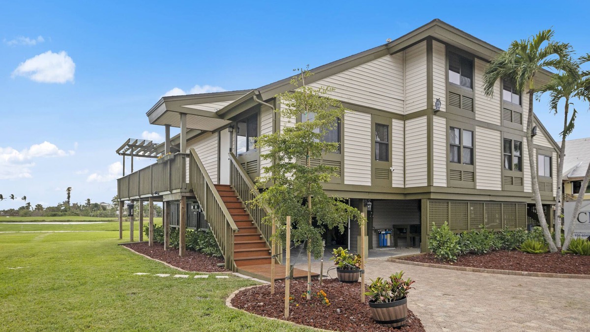 The Dunes House | Luxury Golf View Townhouse in The Dunes – Renovated Island Gem