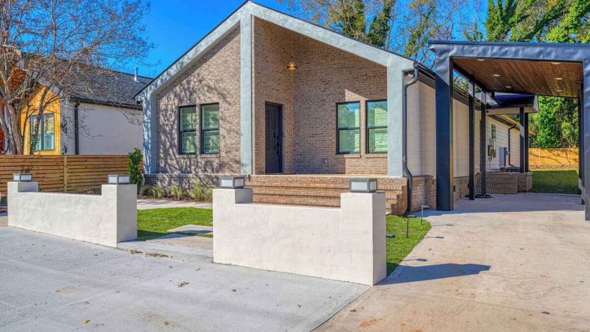 Dunean House | Luxury Greenville Haven Steps from Downtown