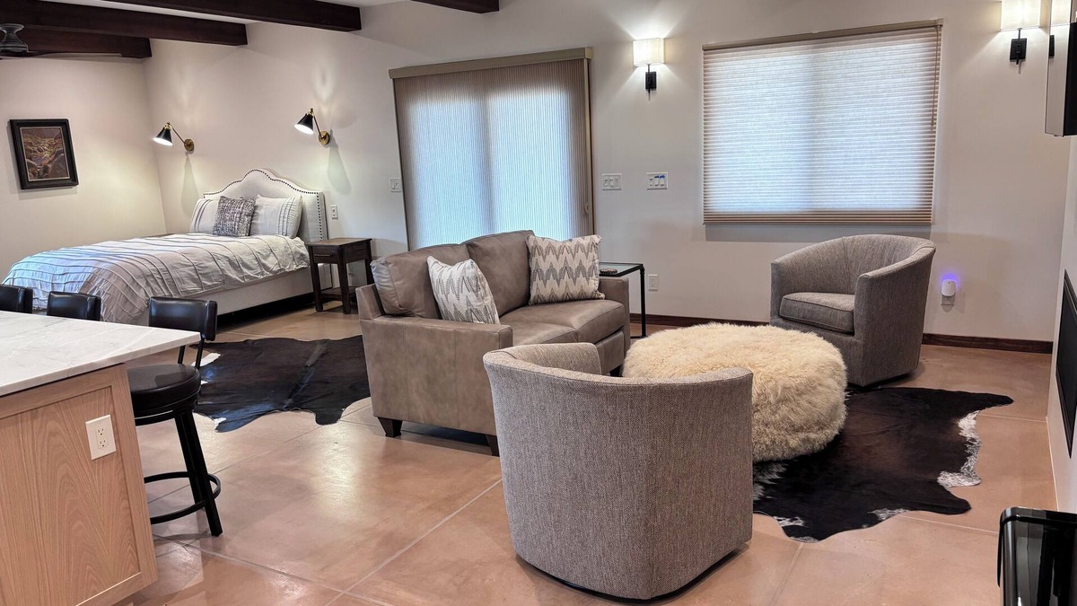 Elgin Cottage | Luxury guest house on a private ranch in Arizona's wine country