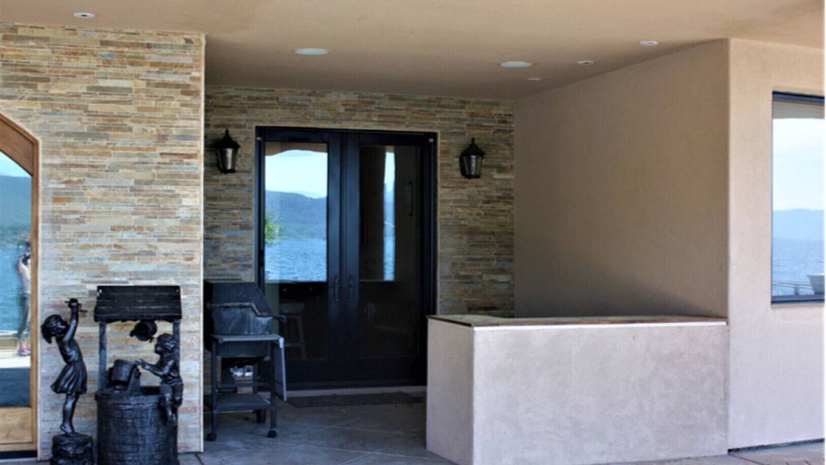Clearlake House | Luxury Guest Suite - Sleeps 2 on Private Estate - Waterfront
