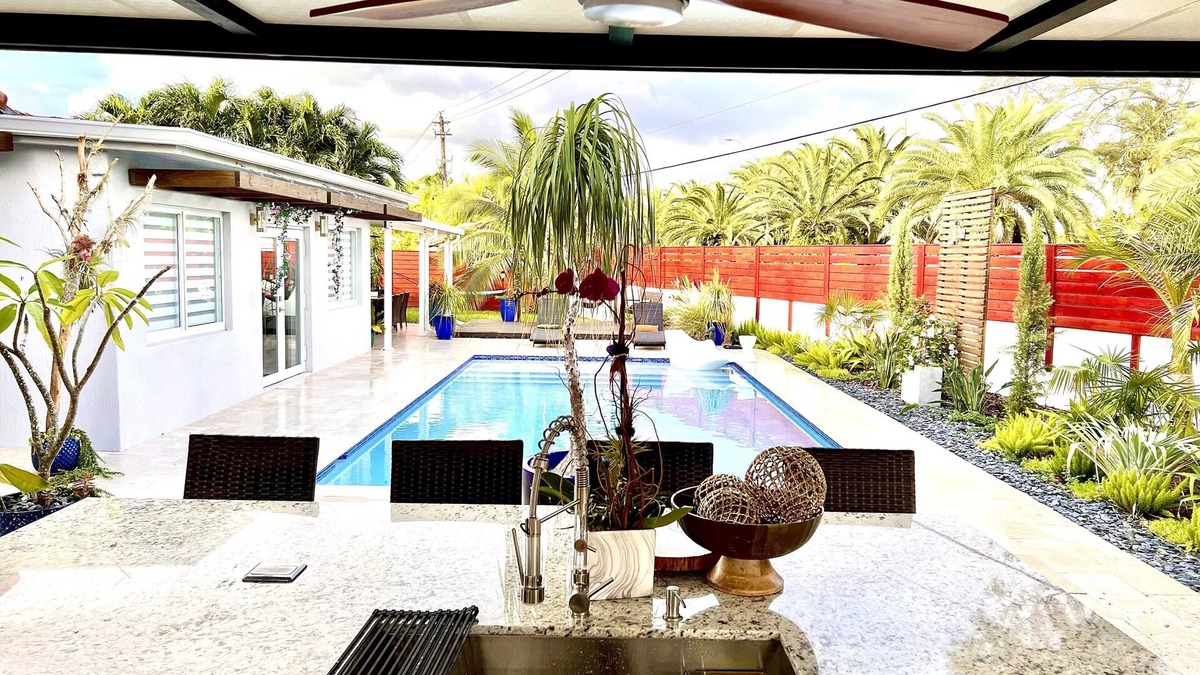 Fontainebleau House | Luxury heated salt water pool, Grill BBQ Serenity Oasis