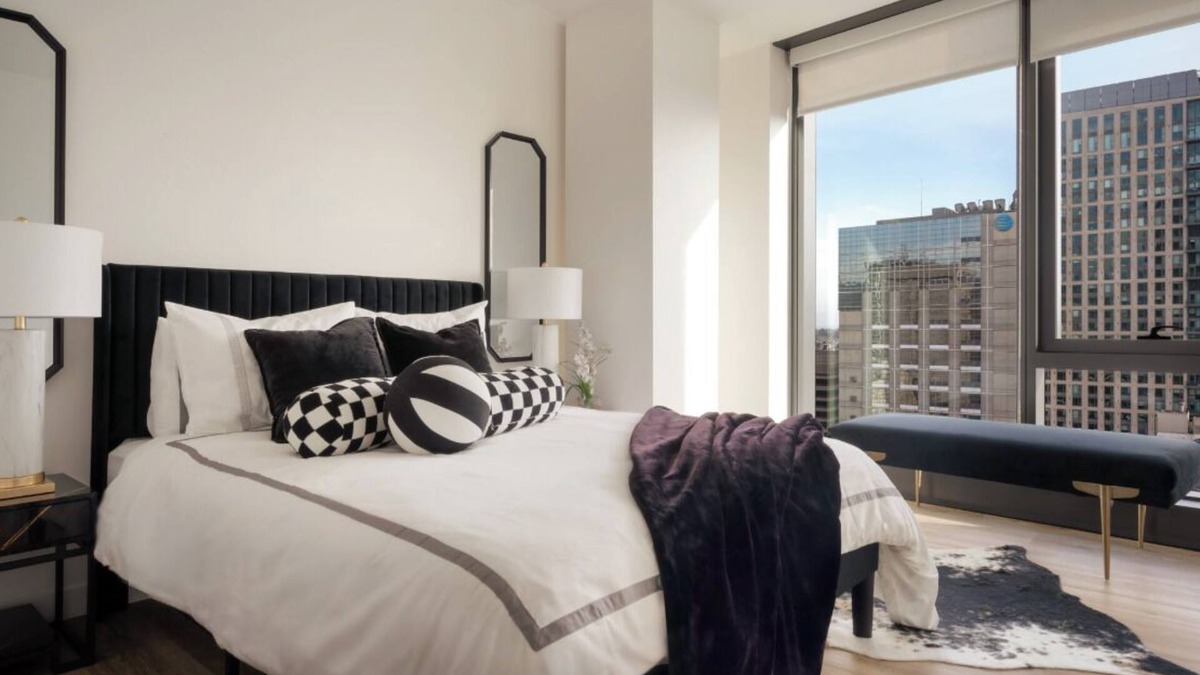Downtown Oakland Apartment | Luxury Highrise Condo Near SF. Coworking, Gym, Spa, Pool
