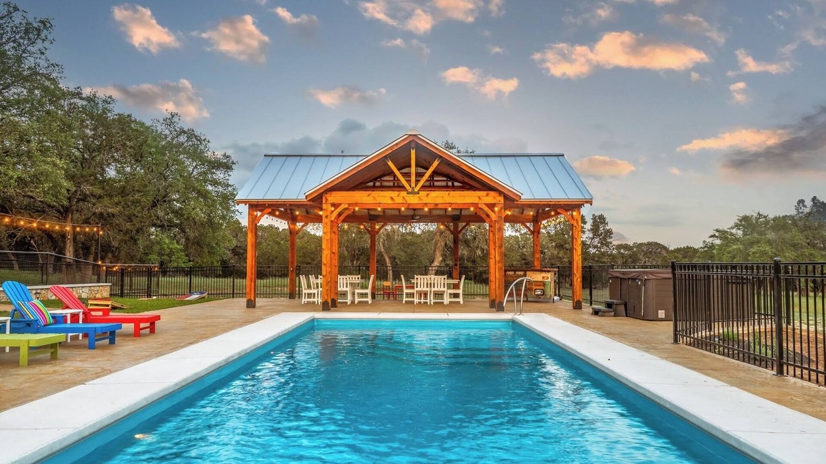 Wimberley House | Luxury Hill Country Vibes + Pool + Hot Tubs + Party Barn + Wildlife Watching | Sleeps 22