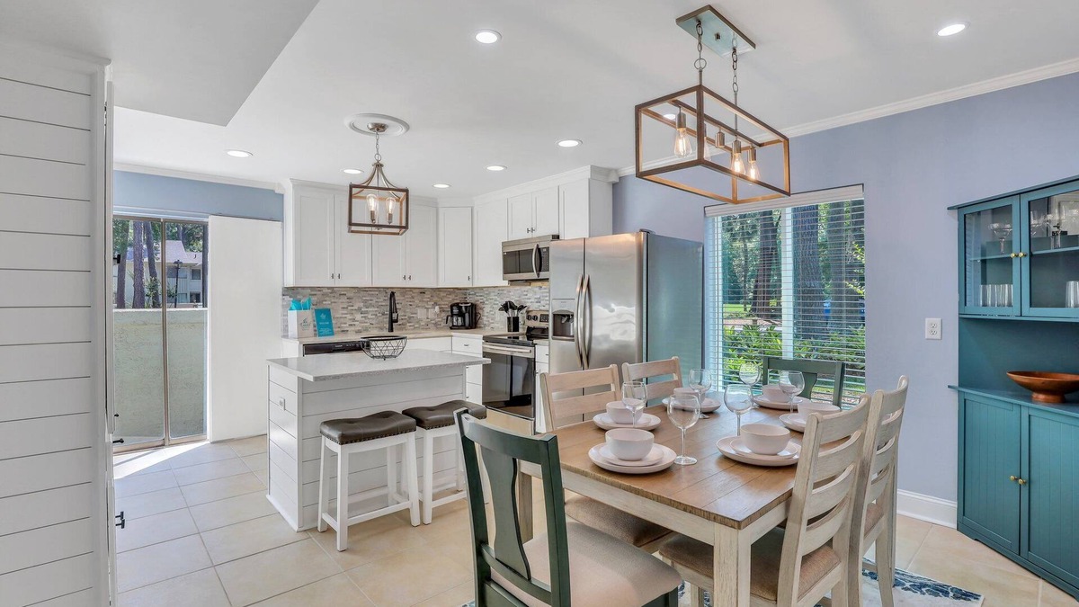 Hilton Head House | Luxury Hilton Head Townhome with pool and biking distance to beach