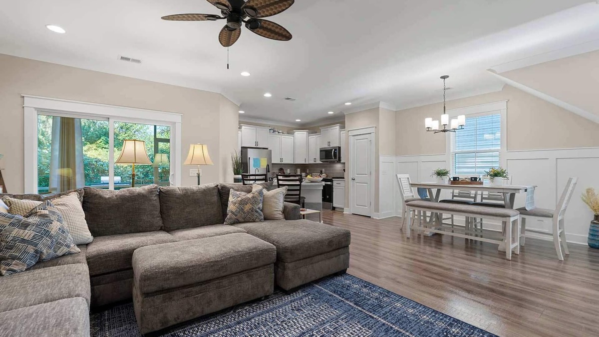 Spanish Wells House | Luxury Hilton Head Villa Getaway 4BR 3 Full BA 1 Half BA Beach Essentials Includ