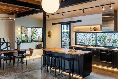 Spring Hill House | Luxury Historic Landmark Holdgates Cottage