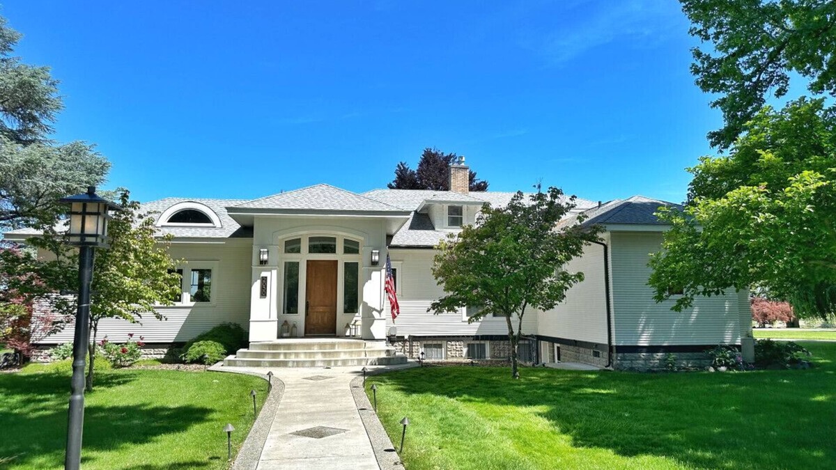 Richland House | Luxury Historic Riverfront Home