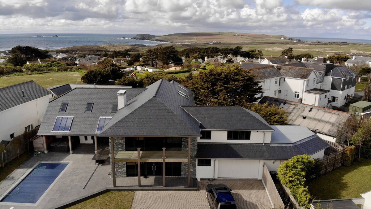 Constantine Bay House | Luxury Holiday Home, Sea Views, Heated Pool, Hot Tub; Close to beaches & Golf