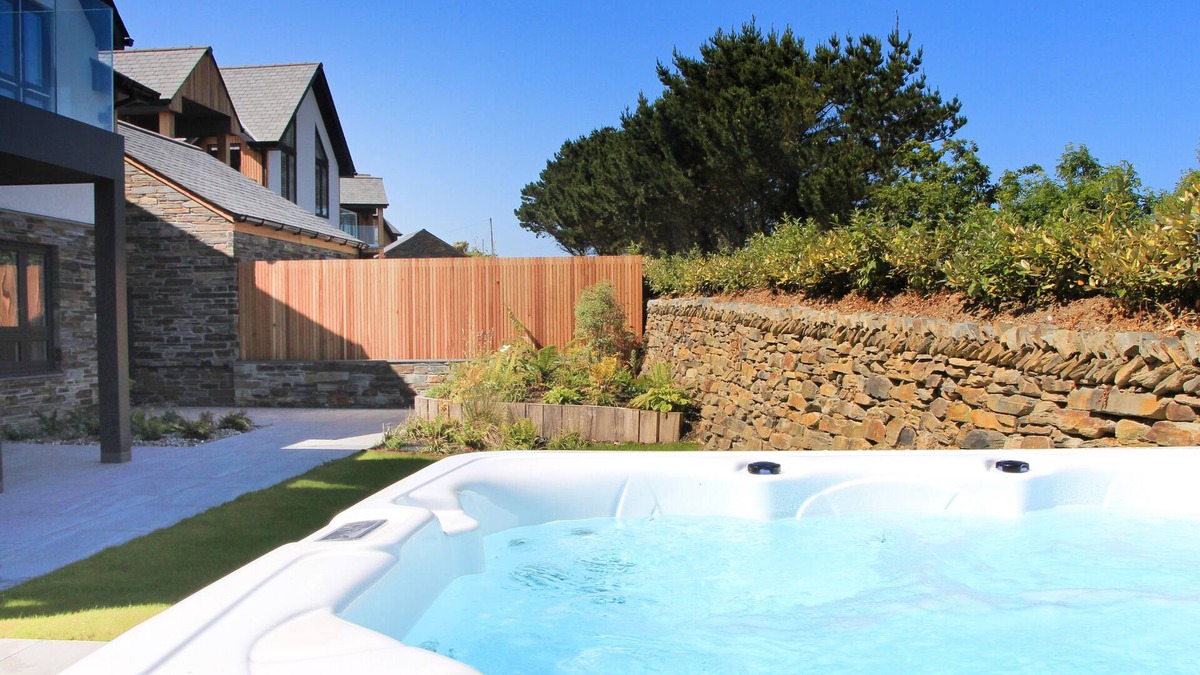 St Merryn House | Luxury holiday home with hot tub