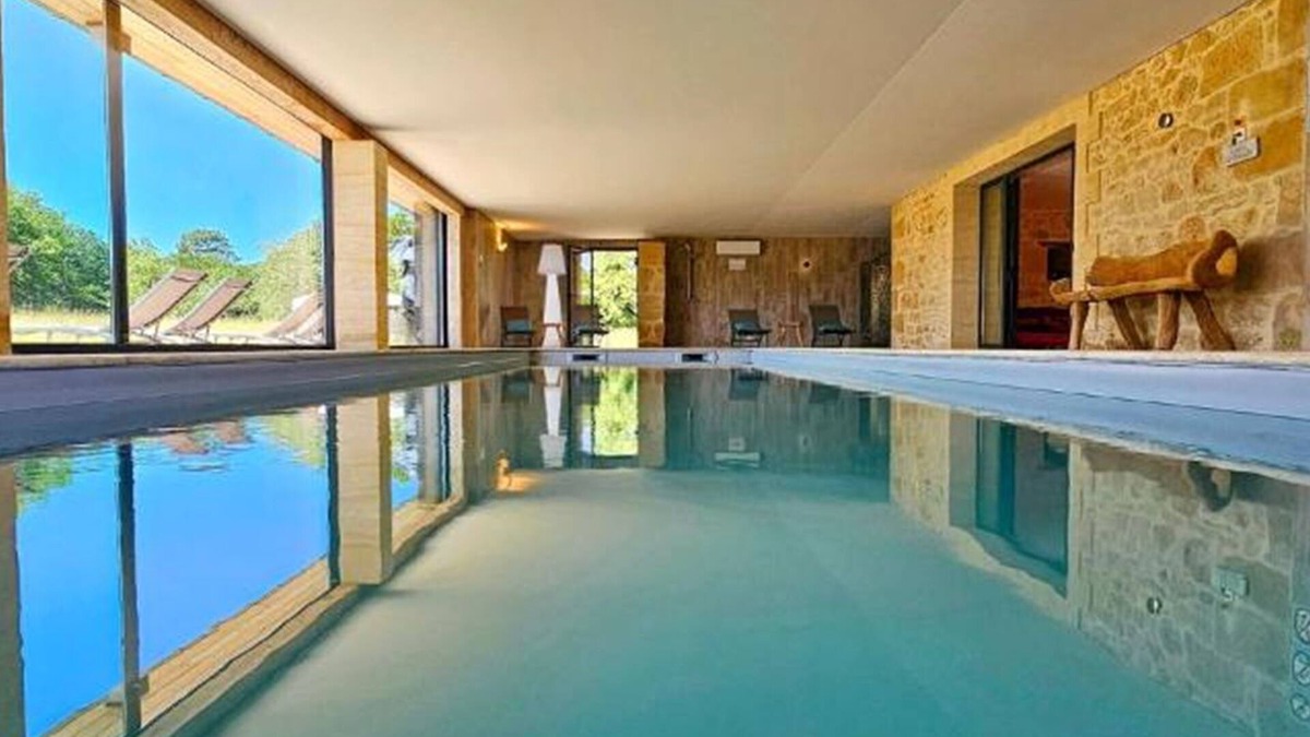 Grolejac House | Luxury holiday home with an indoor pool and spa