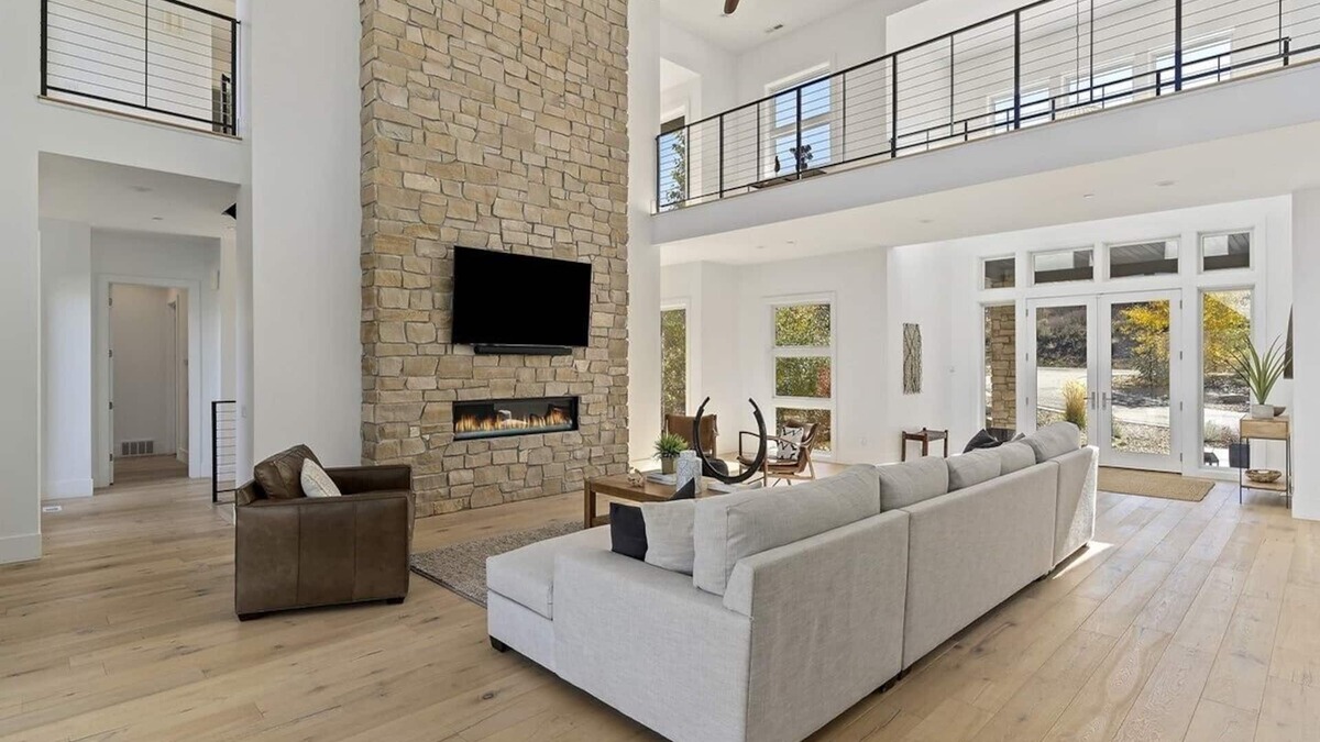 Huntsville House | Luxury Home close to Snowbasin!