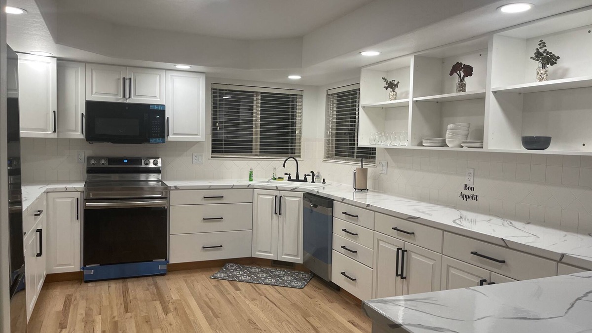 Greeley House | Luxury Home in Greeley - Huge Space -410O sq ft- 4 Bedr 4 bath