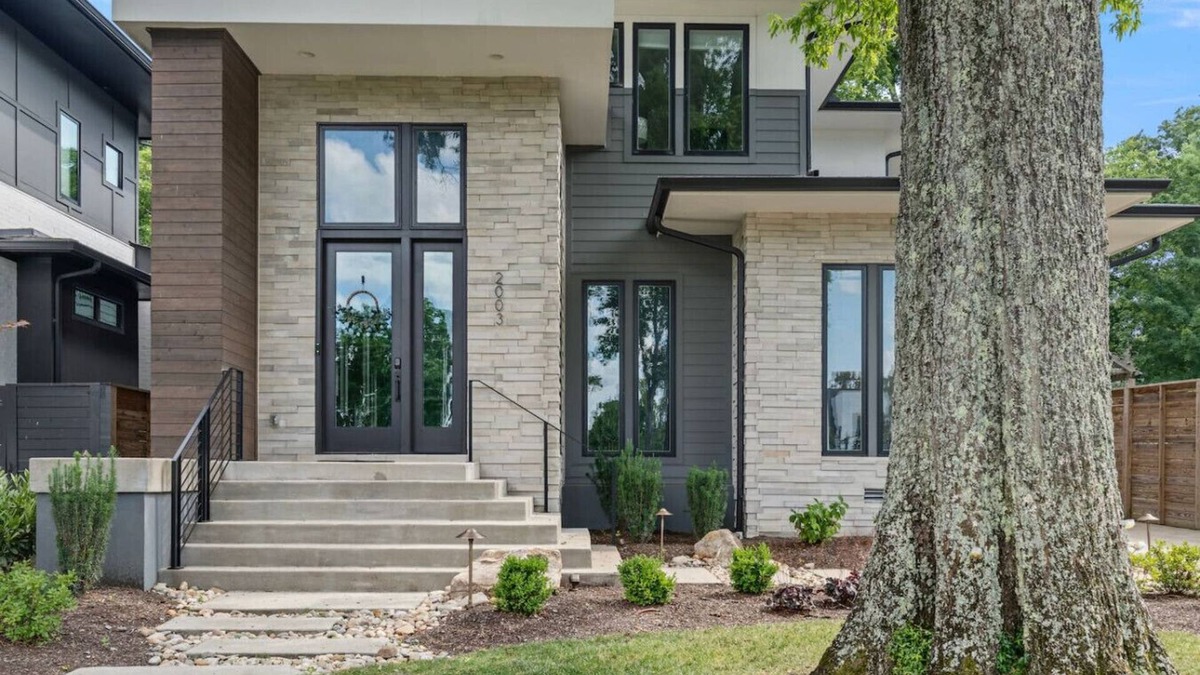 Green Hills House | Luxury Home in Green Hills - Pool, Garage, Sauna, HotTub