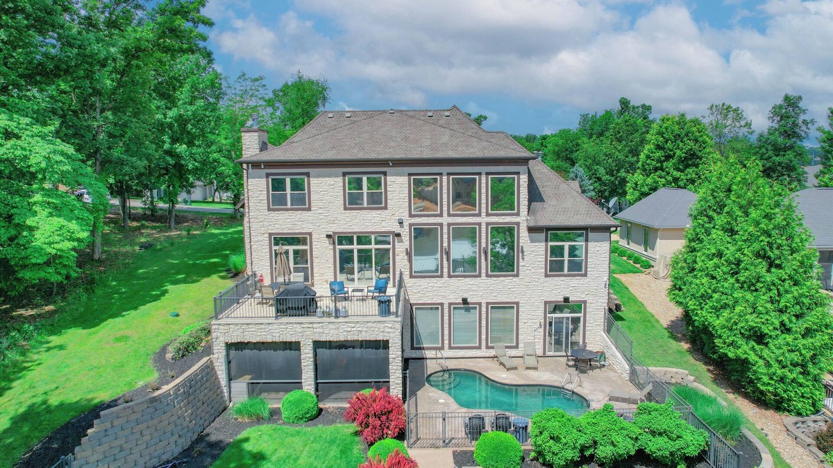 Osage Beach House | Luxury Home in Porta Cima!