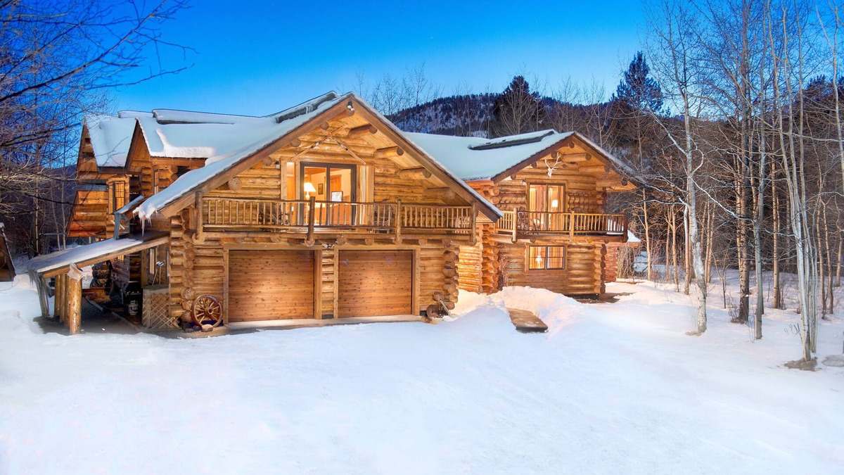 Moose Wilson Road House | Luxury Home Rental in Wilson, Wildflower Lodge