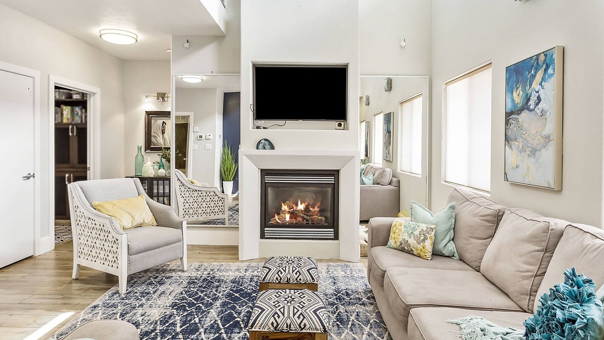 Idaho Falls House | Luxury Home w/5 Bath, Indoor BBall Court, Comfortably 30+ Idaho Falls