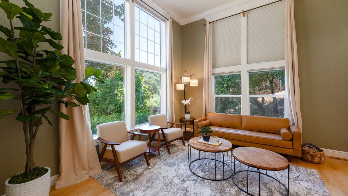 Ukiah House | Luxury Home walking distance to Downtown