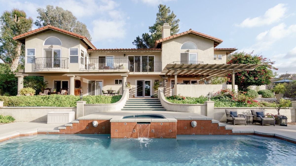 Rancho Bernardo House | Luxury Home with Heated Pool - Spa and Lighted Pickle Ball Court
