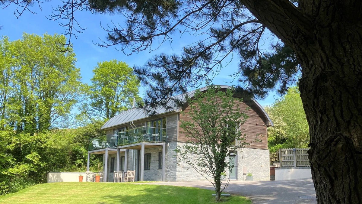 Talland House | Luxury home with hot tub. Swimming Pool, Gym & Sauna