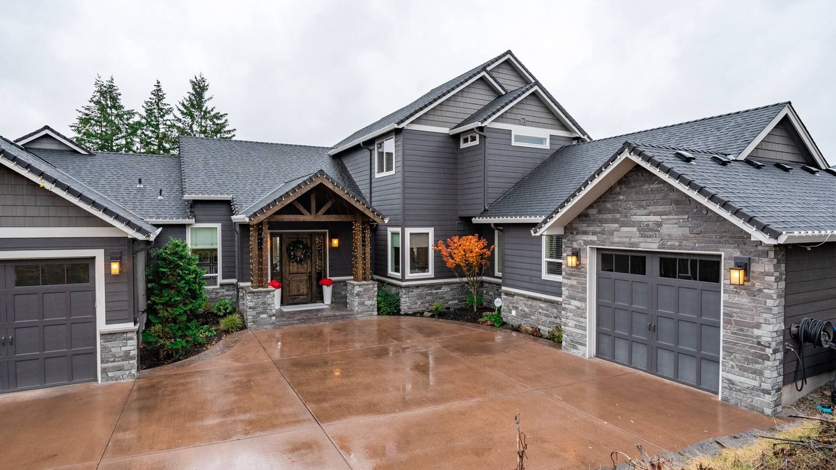 Old Evergreen Highway House | Luxury Home with River View
