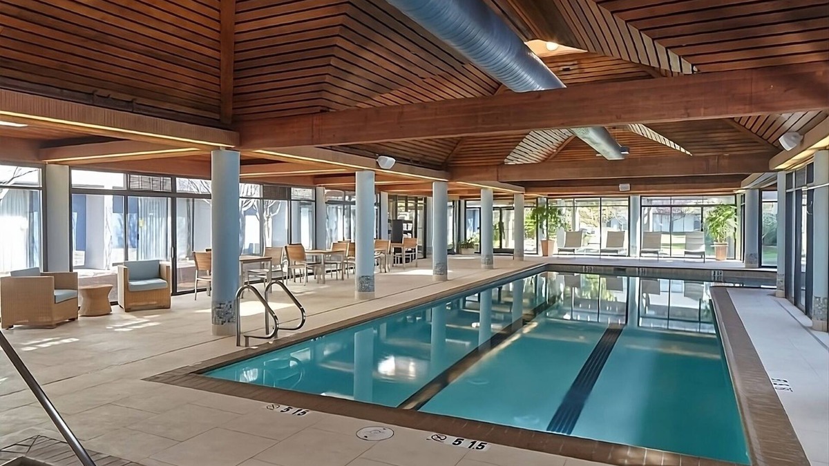 Berkeley Hotel | Luxury Hotel in Berkeley Marina! 3 Convenient Units, Pets Allowed, Bike Rental!