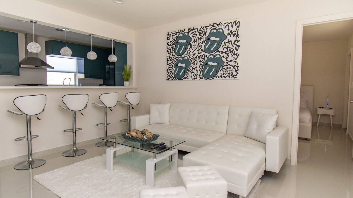 Dania Beach House | Luxury House close to donwtown, hard rock and beach