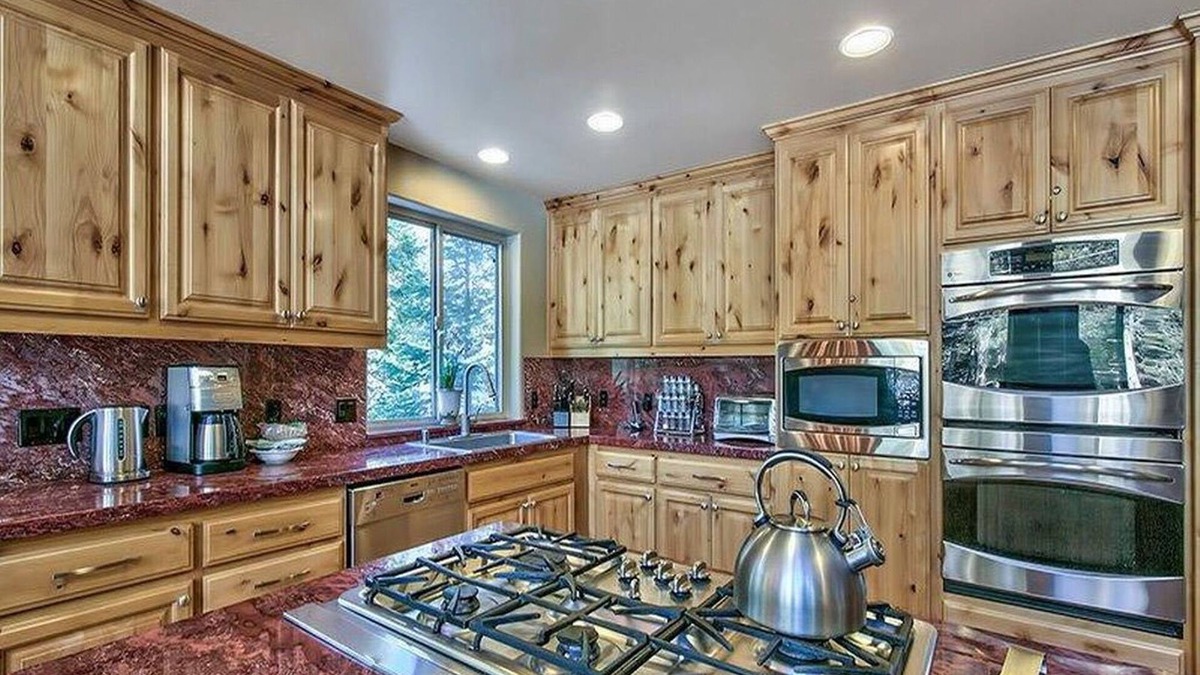 North Upper Truckee House | Luxury house in South Lake tahoe, indoor pool, hot tub