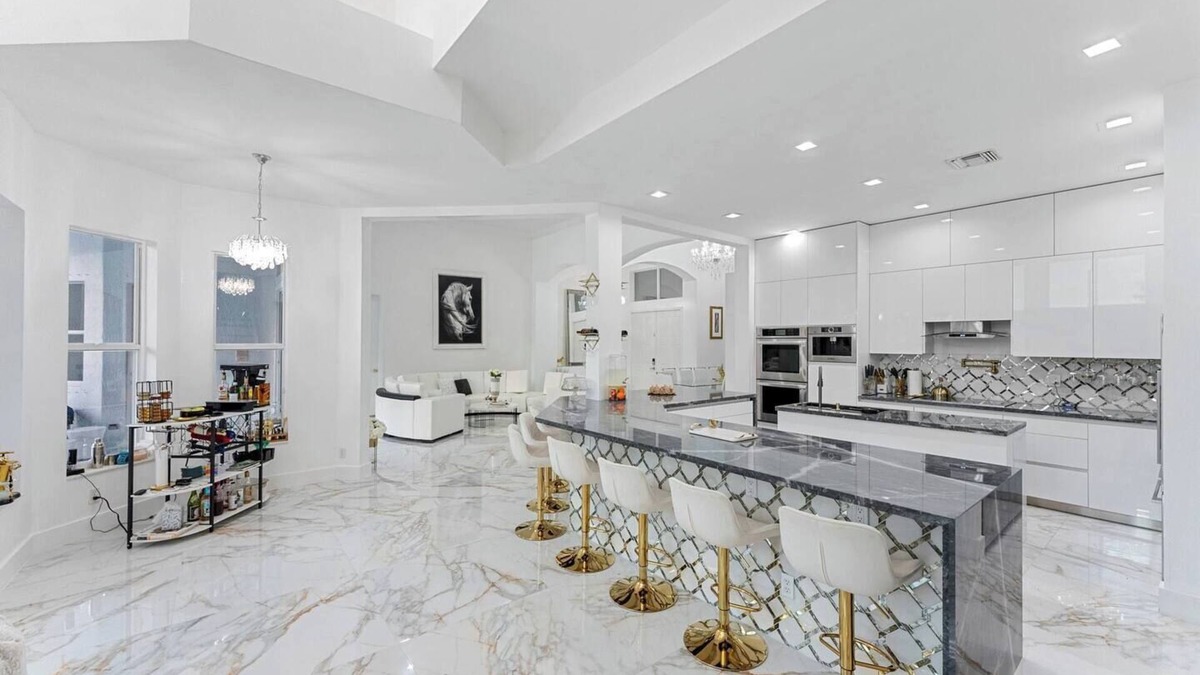 Wellington House | Luxury House with Movie Theater