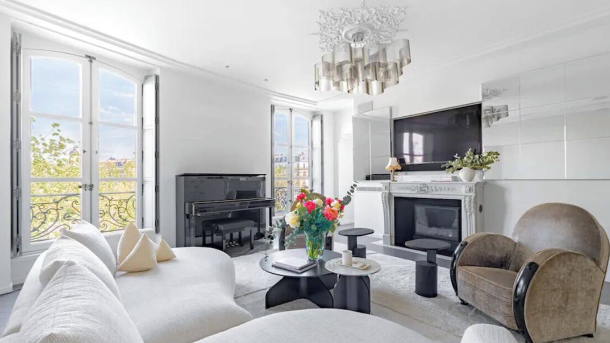 Arsenal Apartment | Luxury Ile St Louis, Paris with views of Seine in every room, AC, Elevator