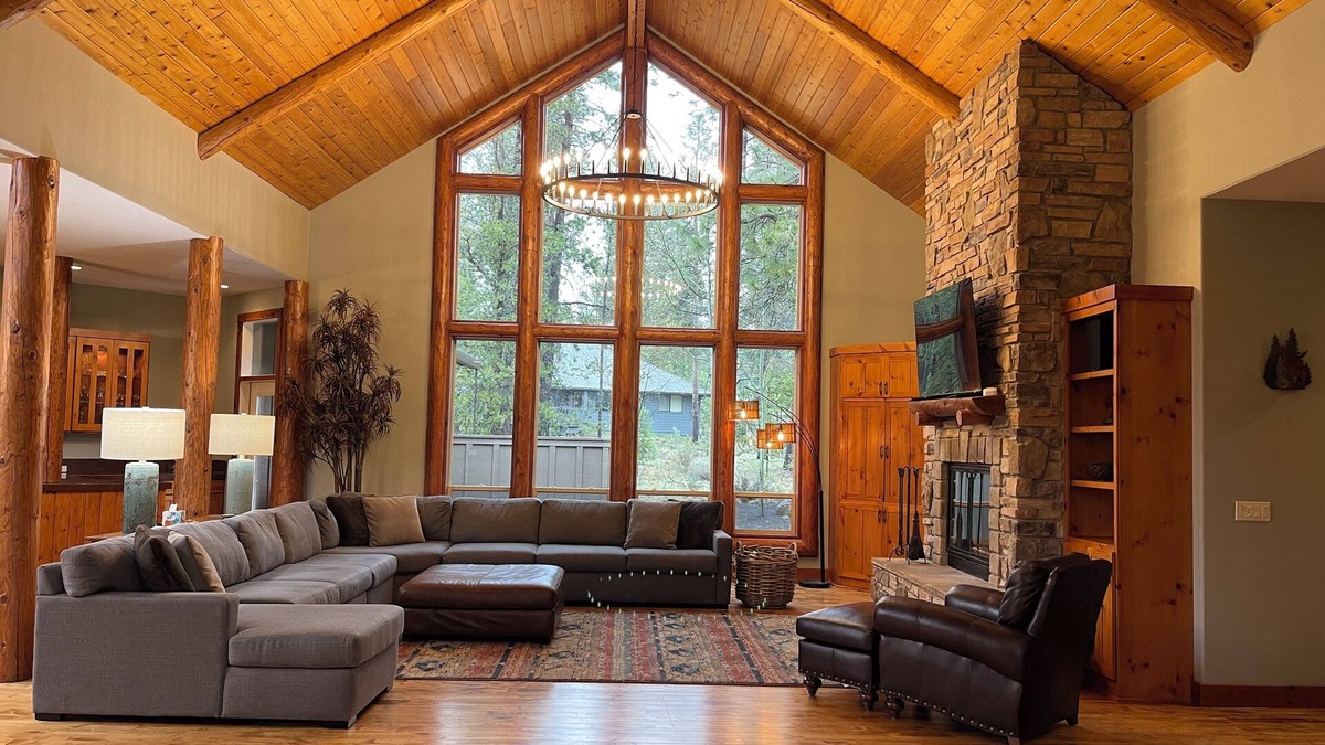 Deer Park House | Luxury in Sunriver- Sleeps 21