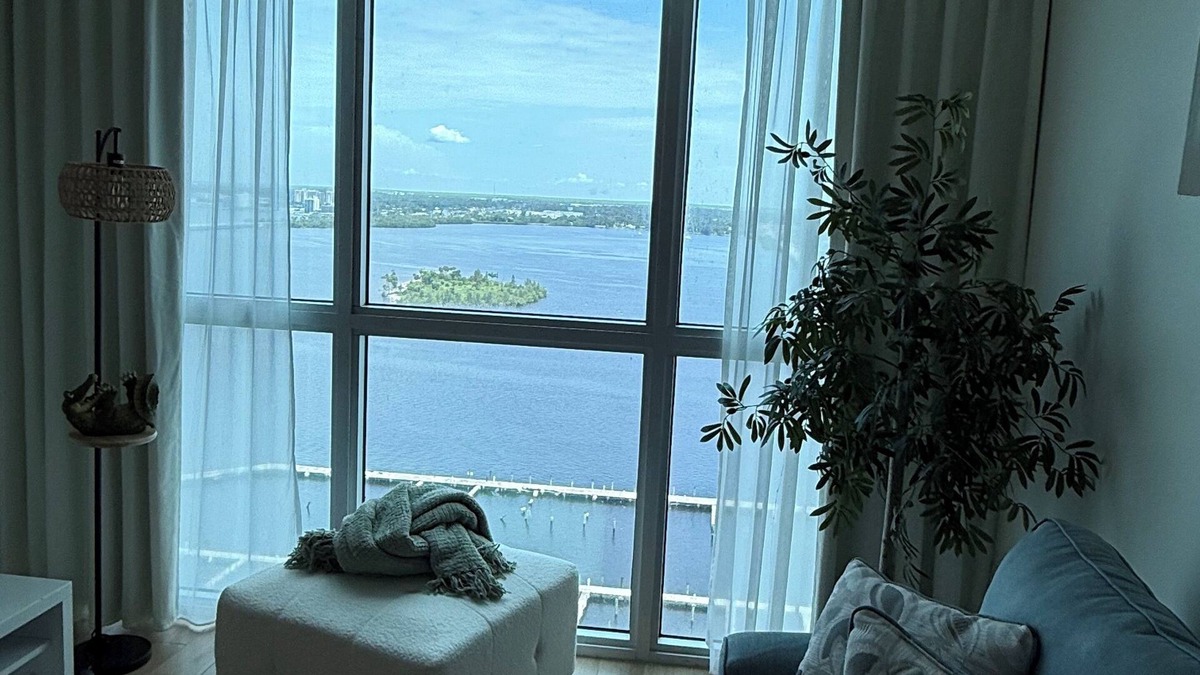 Fort Myers River District Apartment | Luxury in the sky