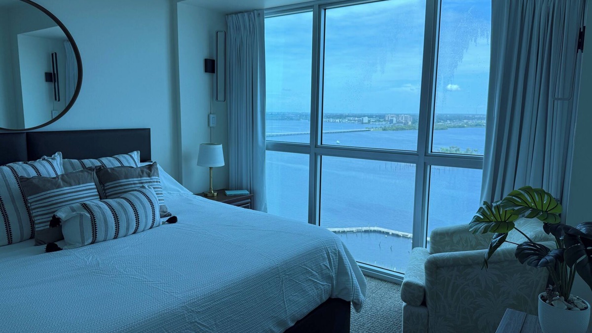 Woodford Park Apartment | Luxury in the sky