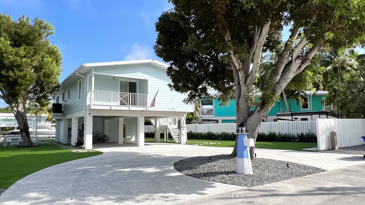 Indian Waterways House | Luxury Islamorada Oasis: Pool, Dock, Fire Pit, King Beds & Canal Views