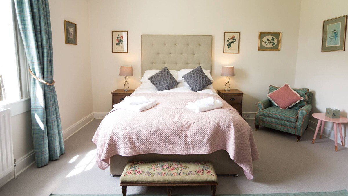 Hexham House | Luxury King bedroom with private bathroom in the wing of a private Country House