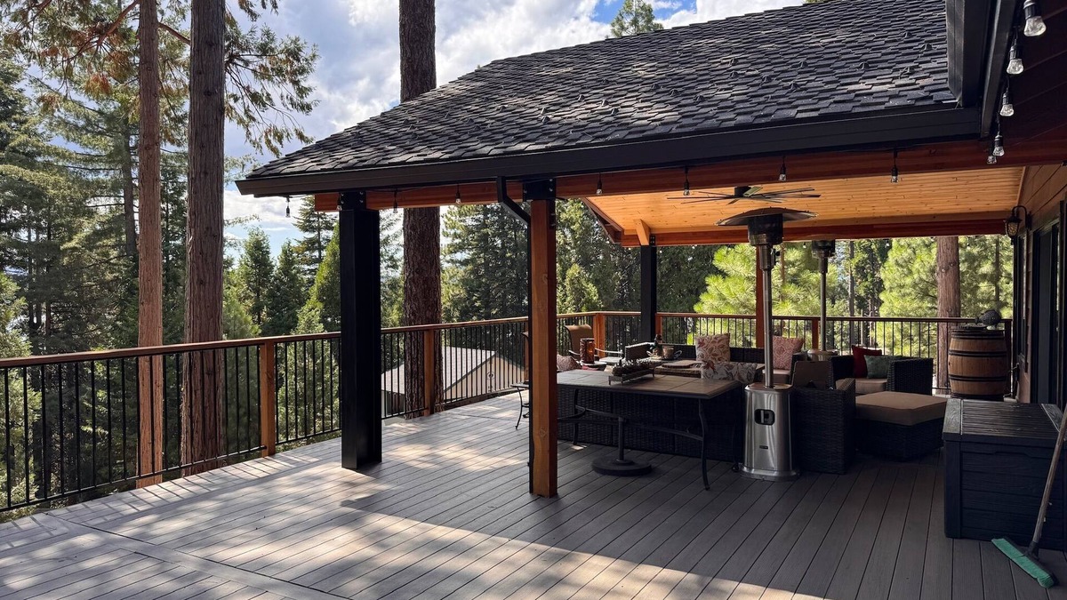 Lake Almanor Country Club Apartment | Luxury Lake Almanor Cabin Covered Deck & Views