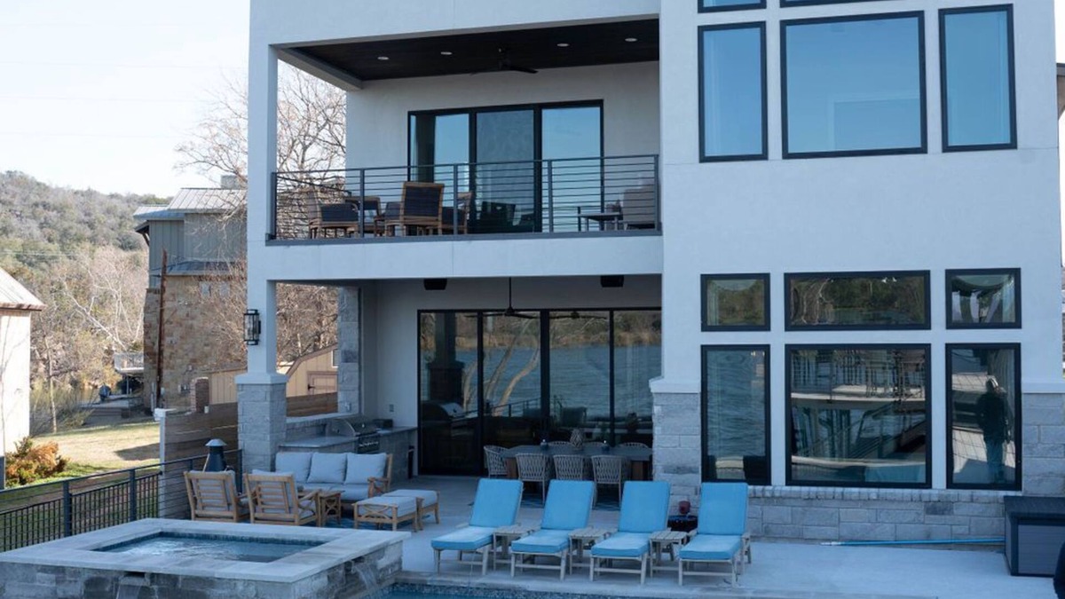Marble Falls House | Luxury Lake Front Hideaway on Lake LBJ