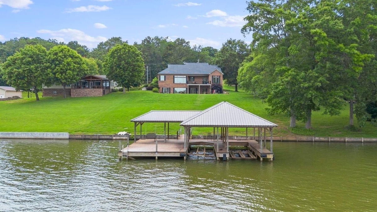 Georgetown House | Luxury Lake Front House - Game room, private dock and used for wedding parties