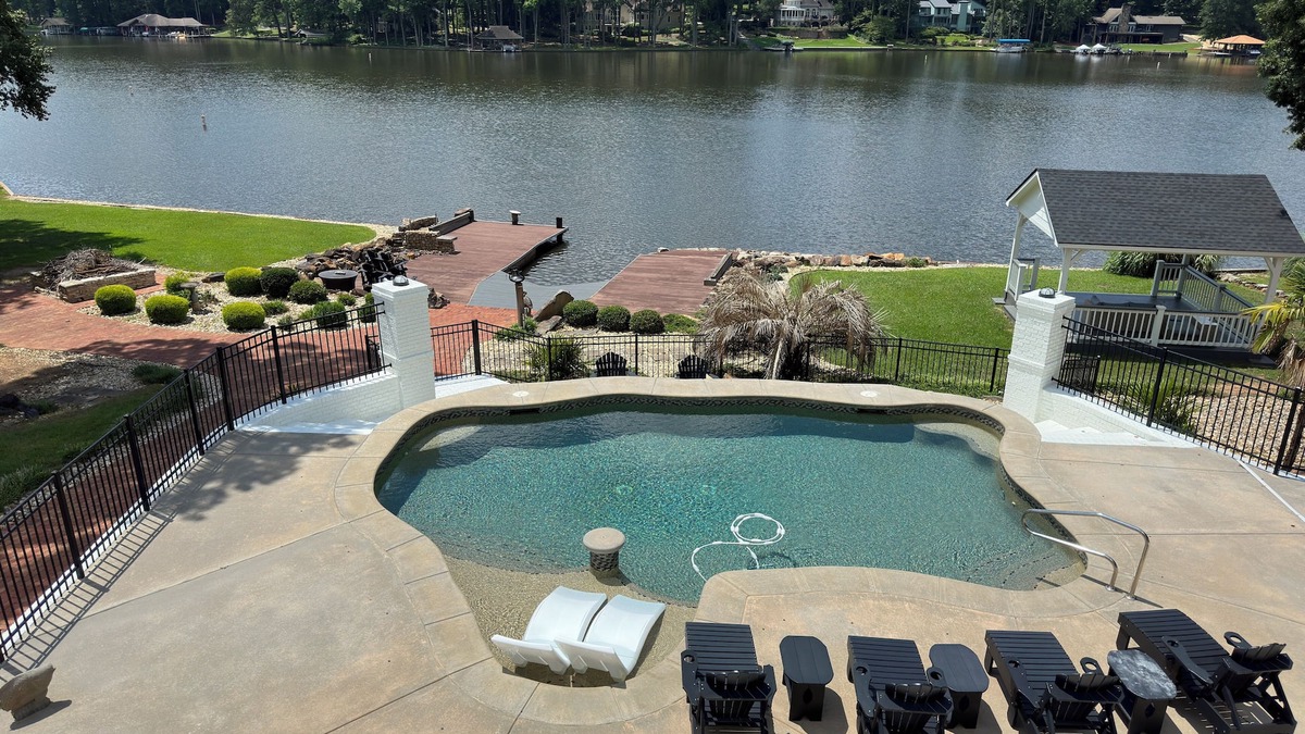 Jonesboro House | Luxury Lake Front retreat