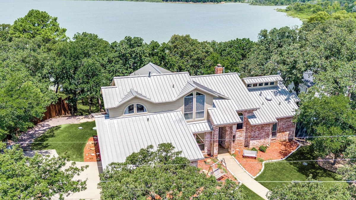 Hickory Creek House | Luxury Lake Front Getaway close to Dallas, Frisco, Little Elm