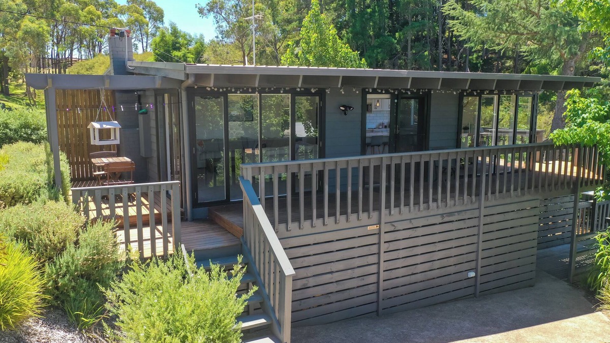 Goughs Bay House | Luxury Lake House on Lake Eildon and only 35km from Mt Buller for skiers.
