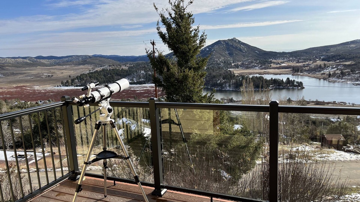 Julian House | LUXURY LAKE HOUSE & TREEHOUSE DAYBED 5-STAR QUALITY- Plush beds for 10