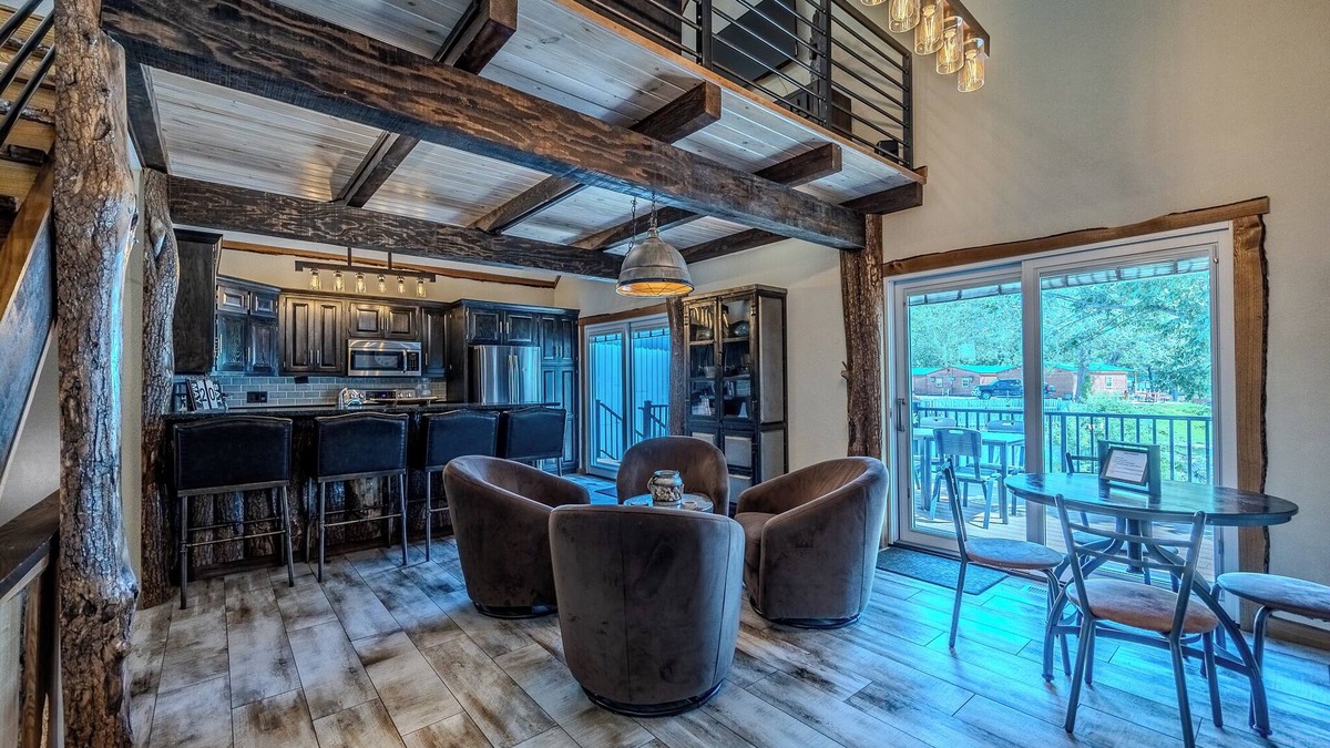 Lake Ozark House | Luxury Lake of the Ozarks Getaway with Dock, Launch Ramp & Autumn Views