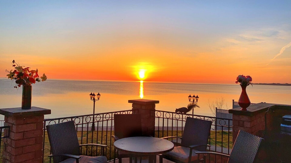 Stoney Creek Villa | Luxury - Lake Paradise Villa With View of Water/Sunrise