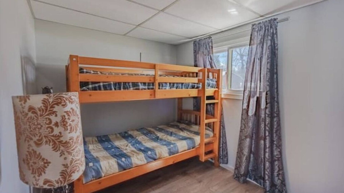 Frontenac Cabin | Luxury Lakefront Cottage